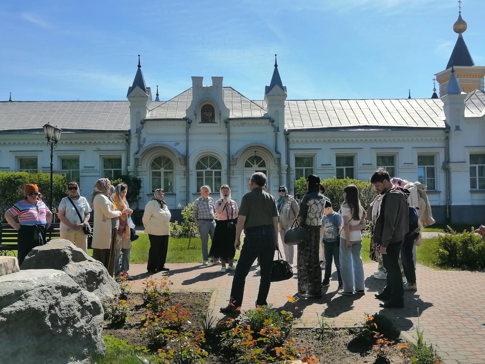 Экскурсия в Горки Ленинские и Николо-Угрешский монастырь