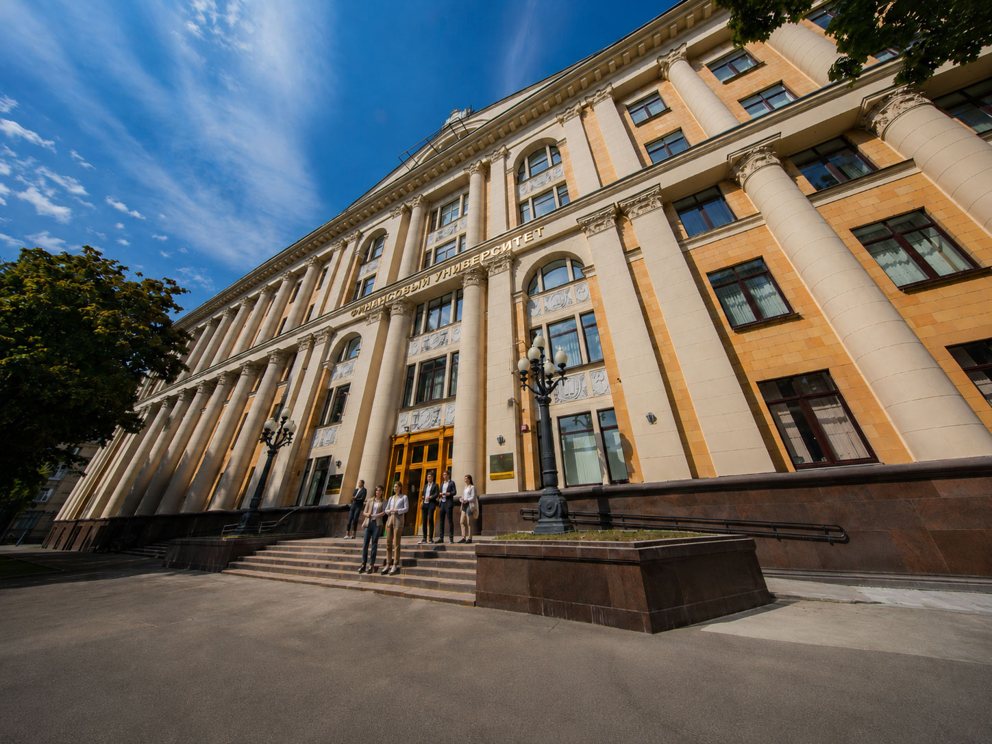 Вниманию поступающих на места с оплатой стоимости обучения: заключить и оплатить договор можно до 14 августа