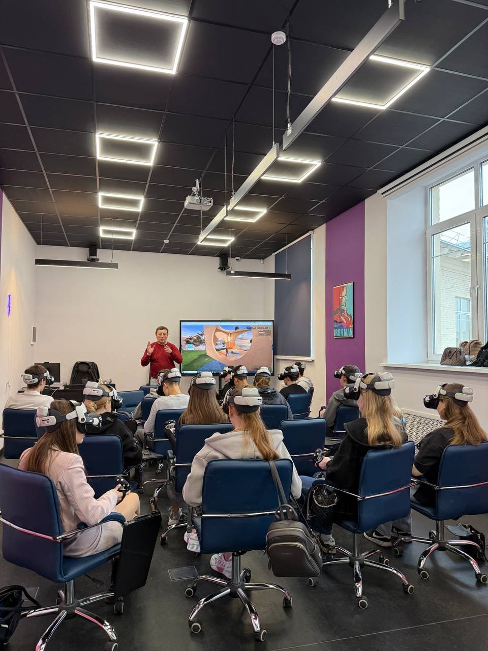 Активисты лаборатории «Наставник» изучили VR-технологии для образования на мероприятии CyberHub