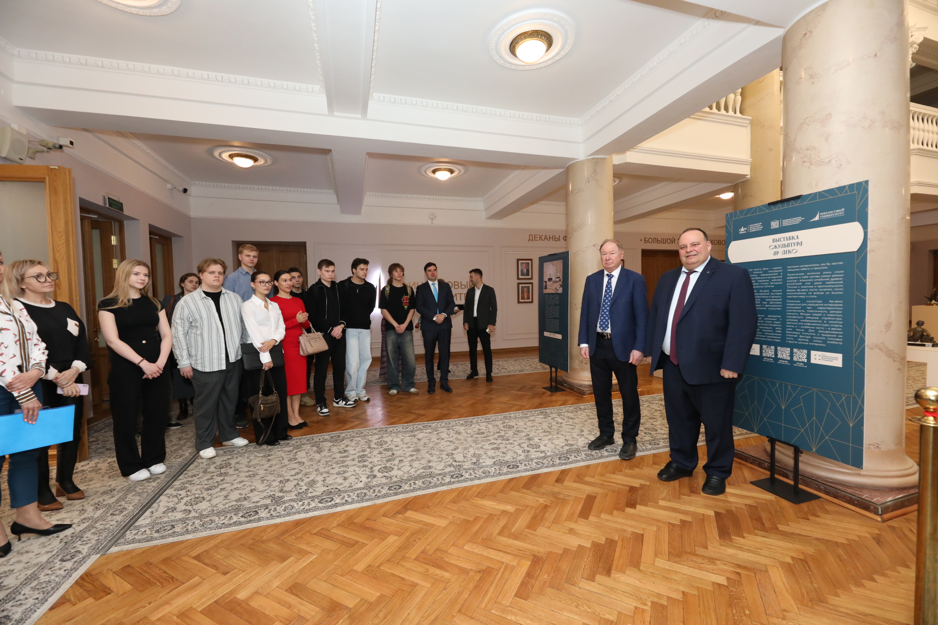 Активисты научно-практической молодежной Лаборатории «Наставник» стали участниками церемонии открытия выставки «Скульптура ар-деко»